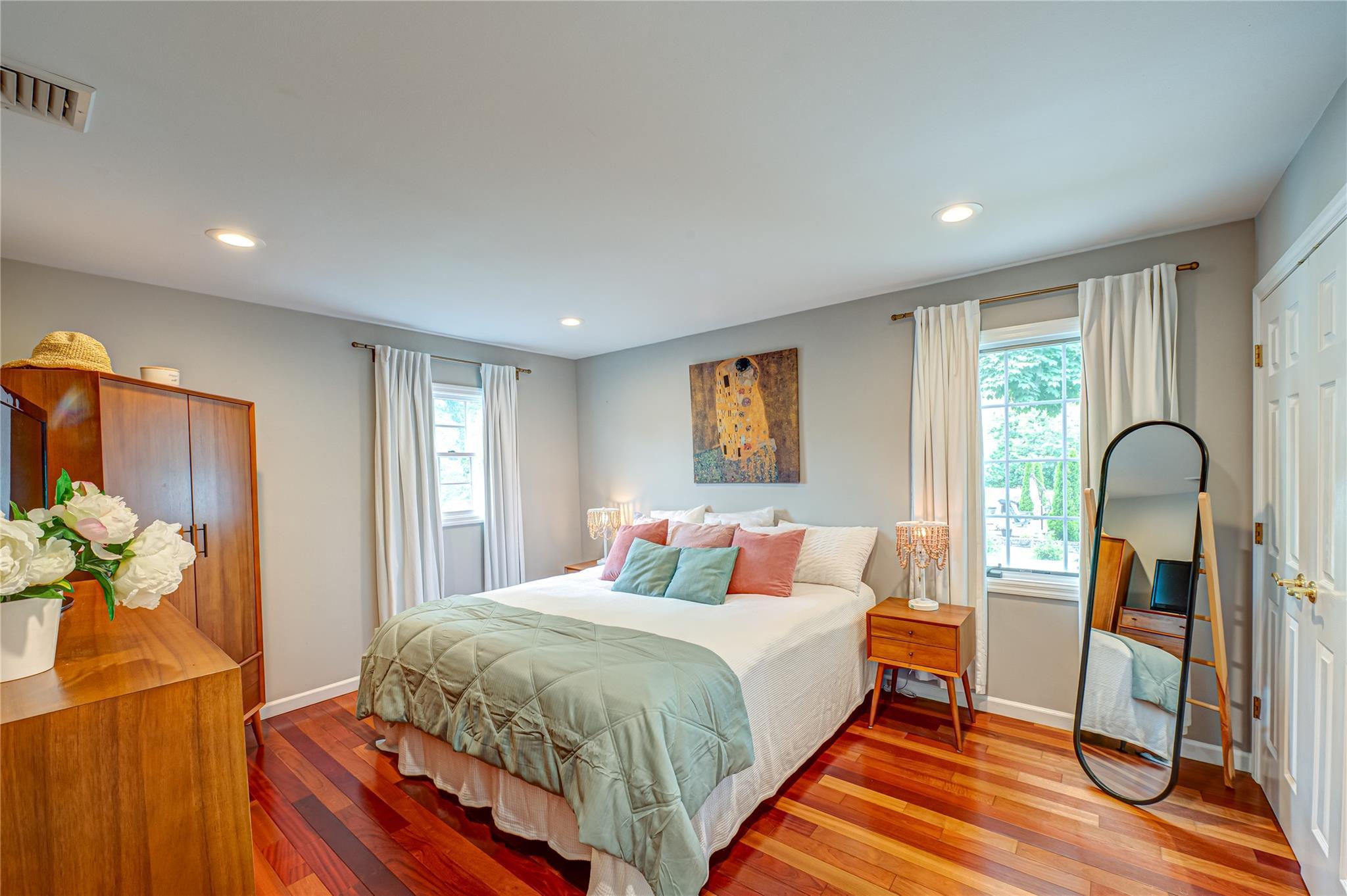 Single Family Sea Cove  Suffolk County, NY 11768, MLS-868693-14