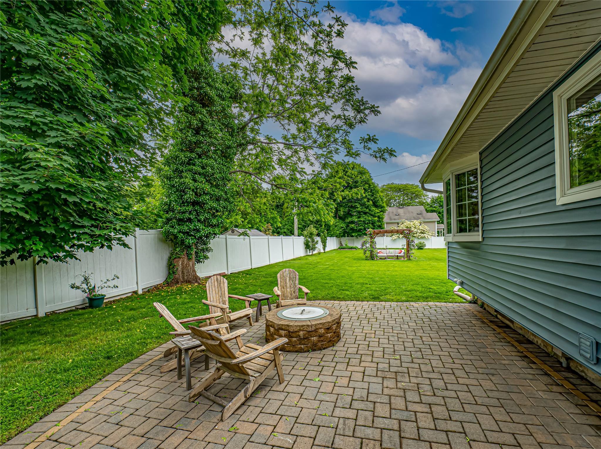 Single Family Sea Cove  Suffolk County, NY 11768, MLS-868693-16