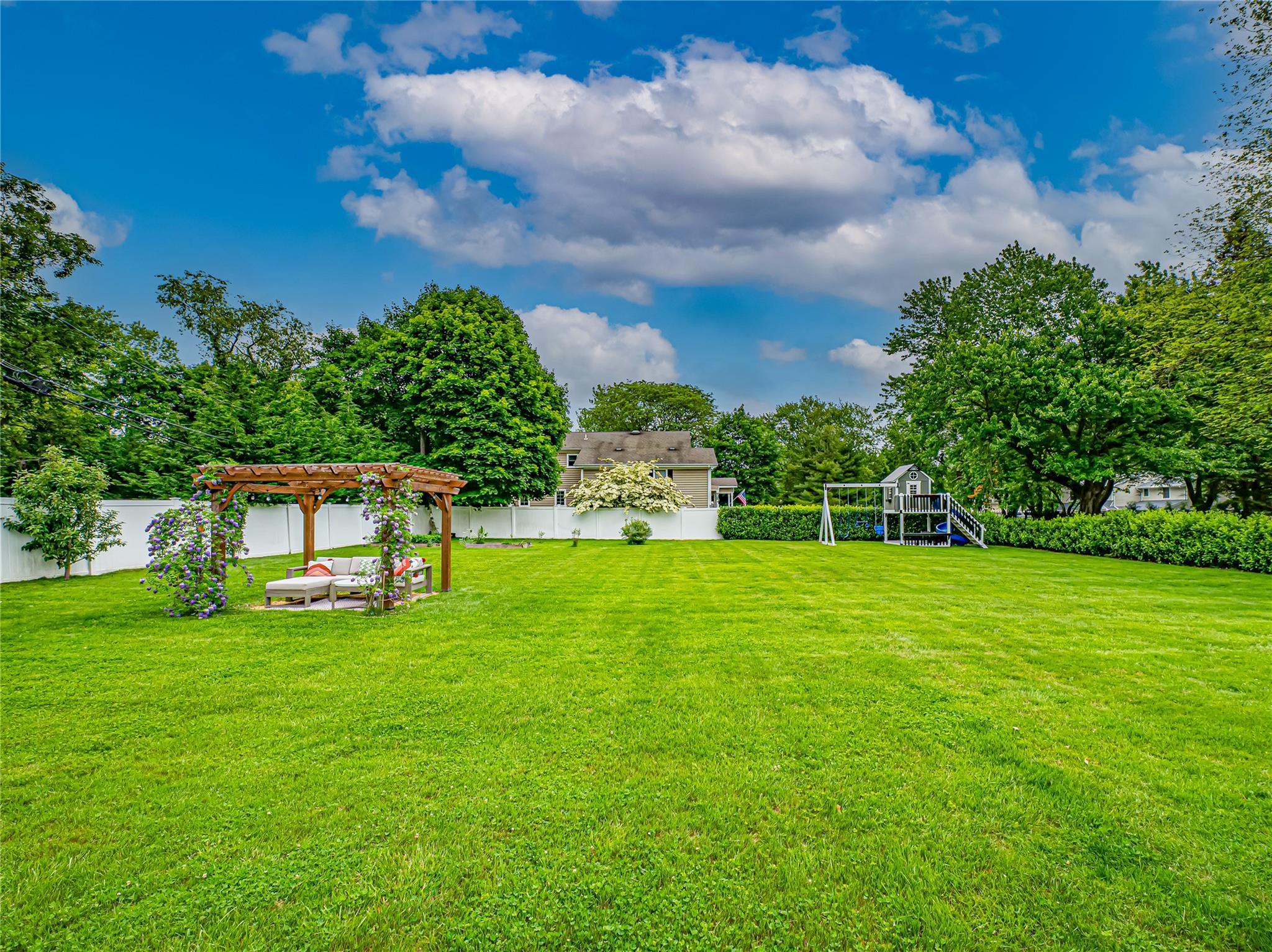 Single Family Sea Cove  Suffolk County, NY 11768, MLS-868693-20