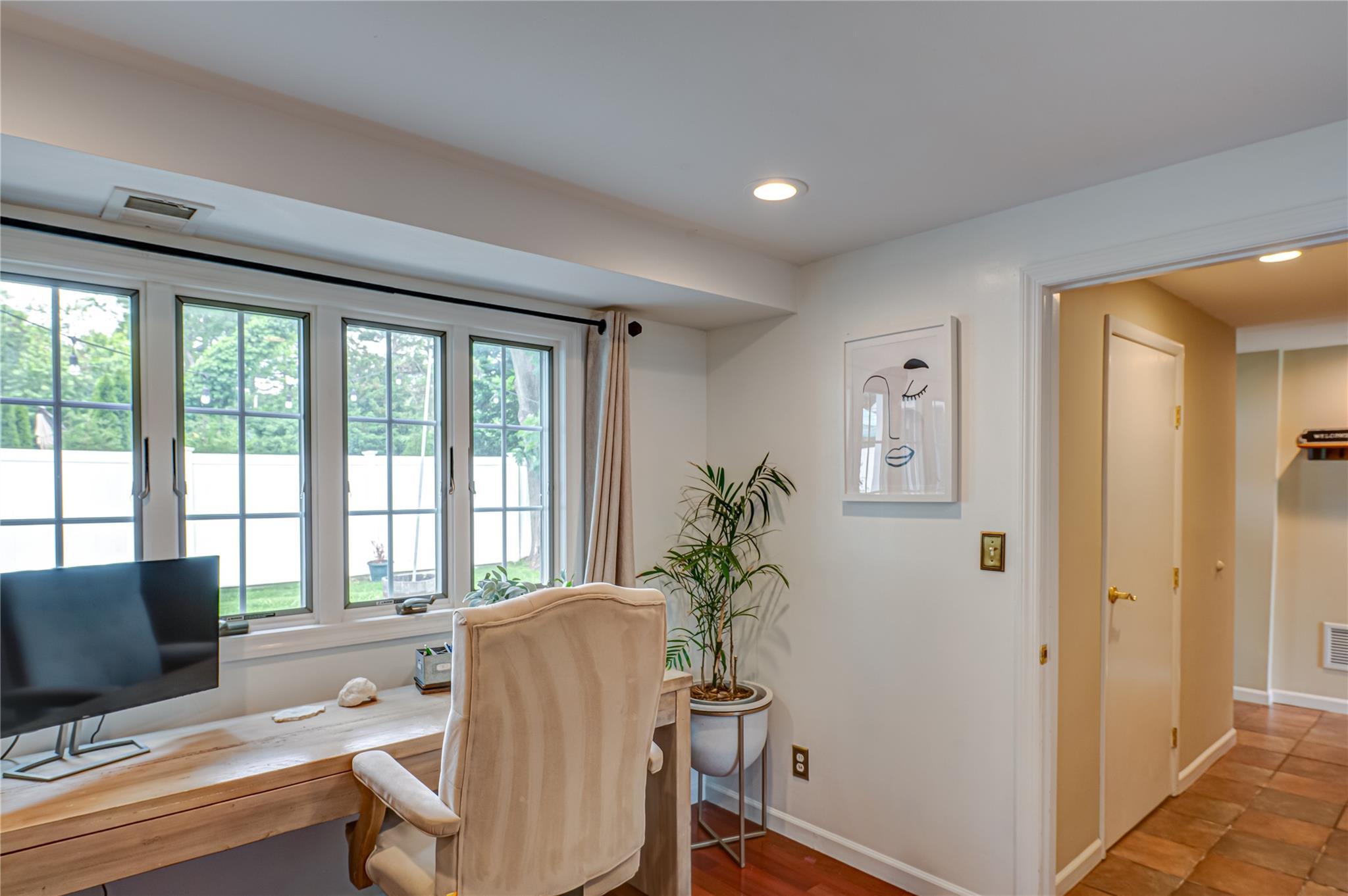 Single Family Sea Cove  Suffolk County, NY 11768, MLS-868693-4