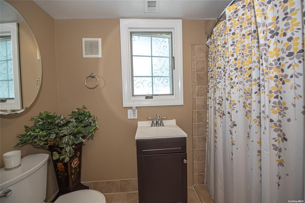 Single Family Sea Cove  Suffolk County, NY 11768, MLS-868693-6