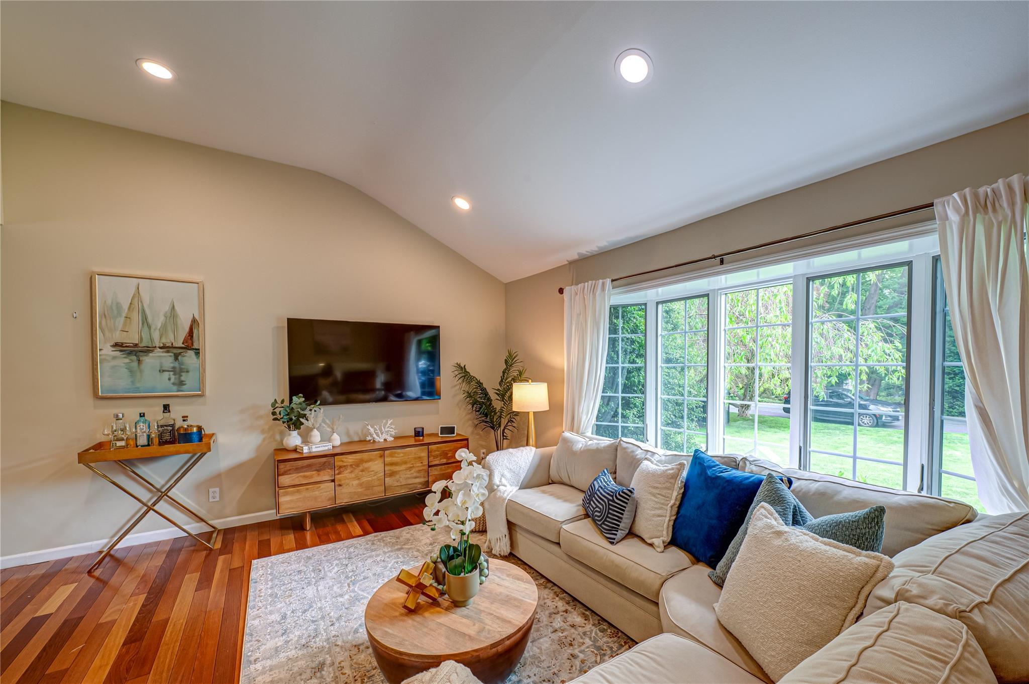 Single Family Sea Cove  Suffolk County, NY 11768, MLS-868693-9