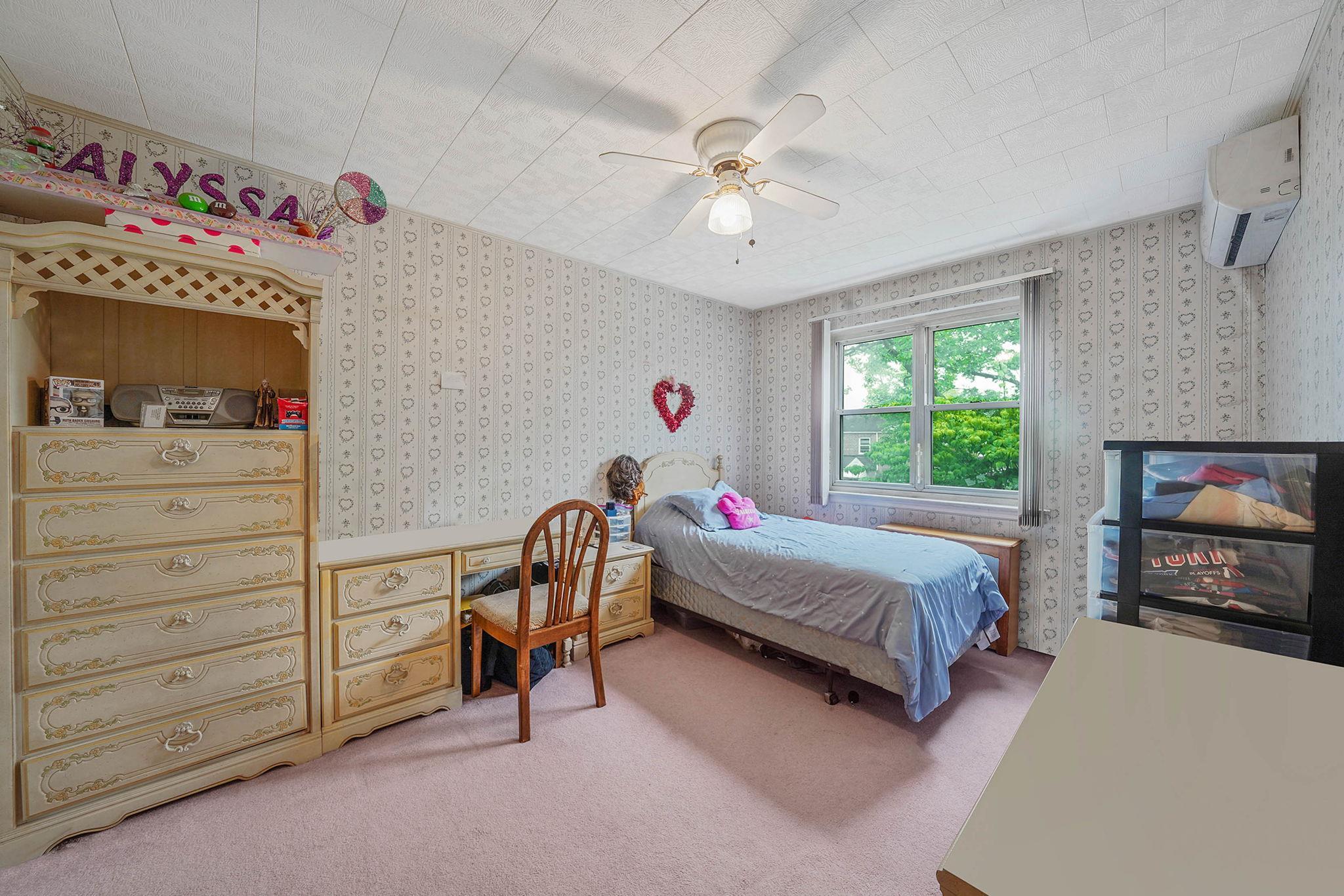 Single Family 71st  Queens, NY 11378, MLS-868702-10