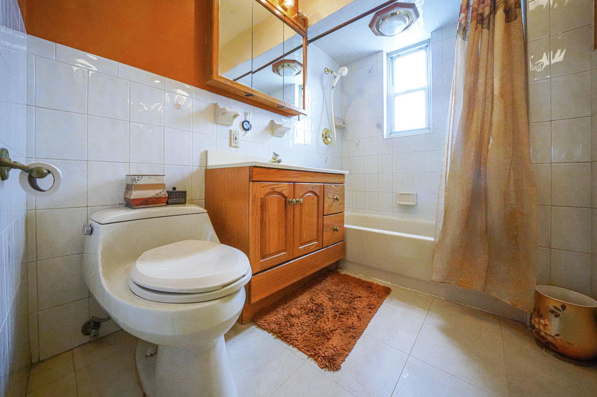 Single Family 71st  Queens, NY 11378, MLS-868702-12