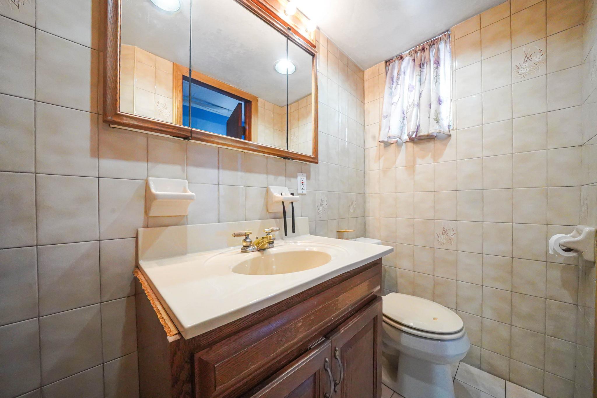 Single Family 71st  Queens, NY 11378, MLS-868702-19
