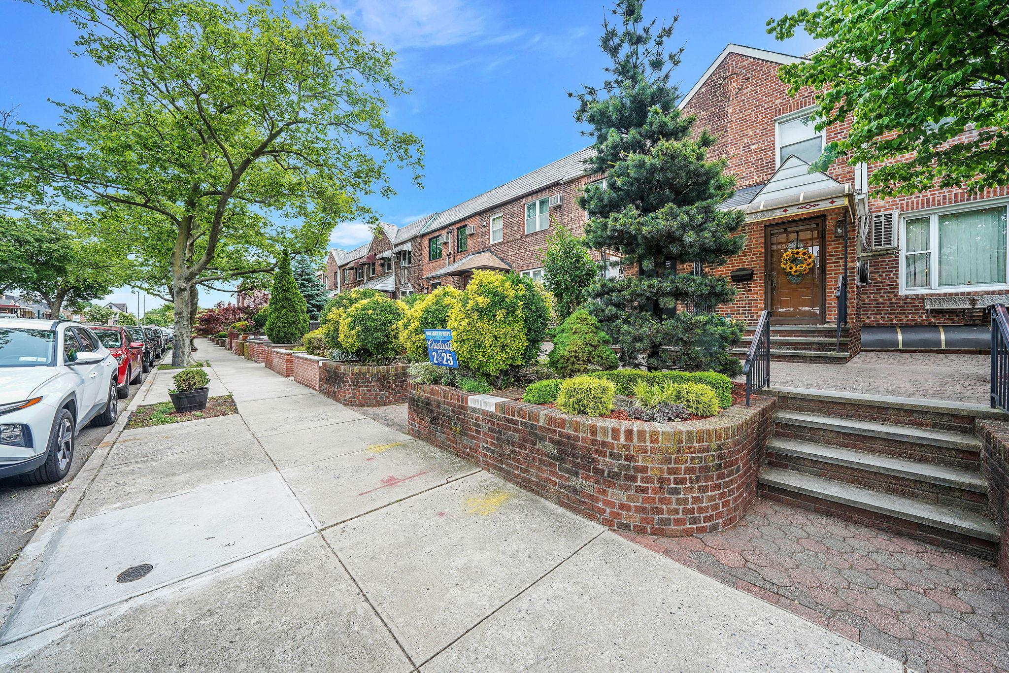 Single Family 71st  Queens, NY 11378, MLS-868702-2