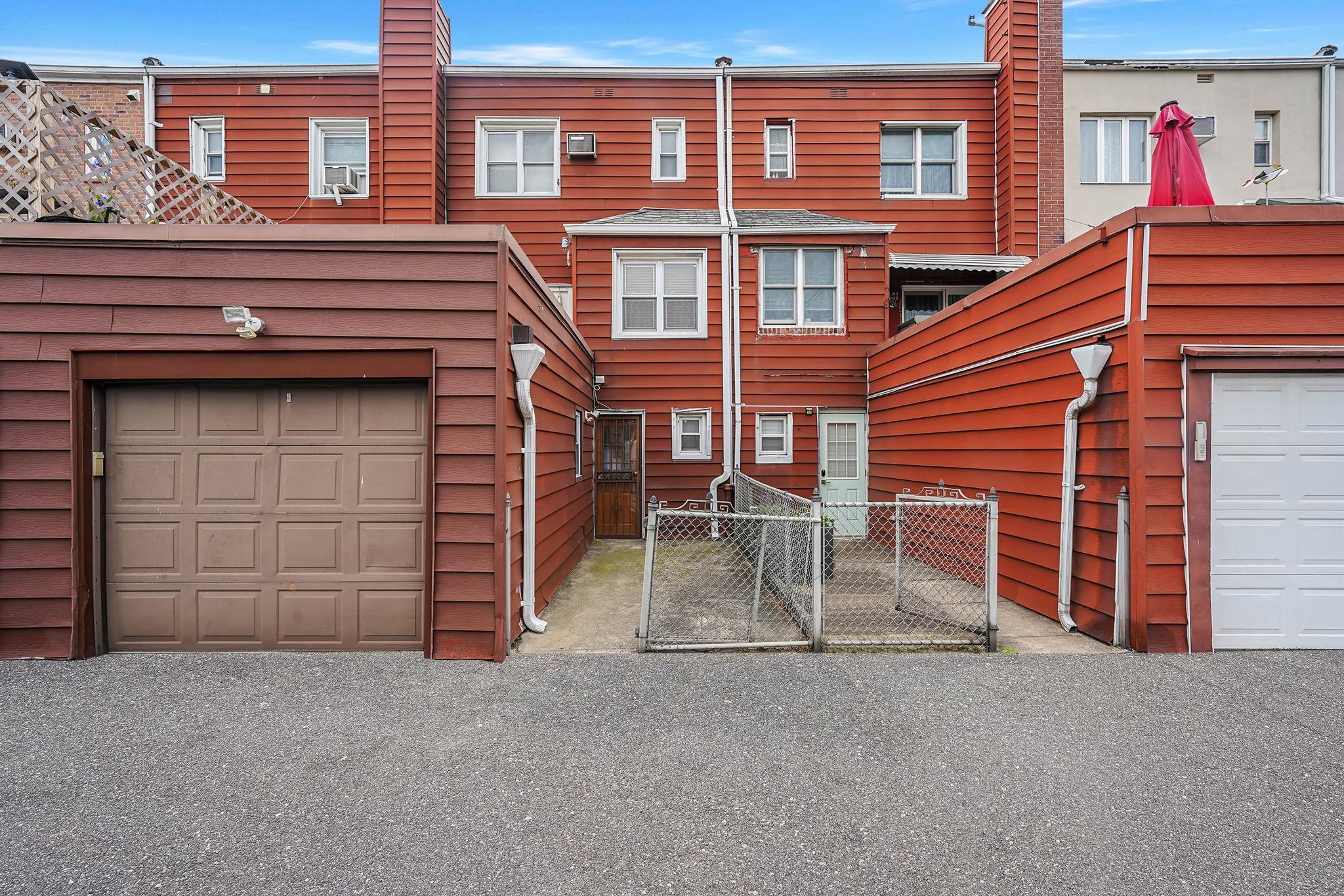 Single Family 71st  Queens, NY 11378, MLS-868702-23