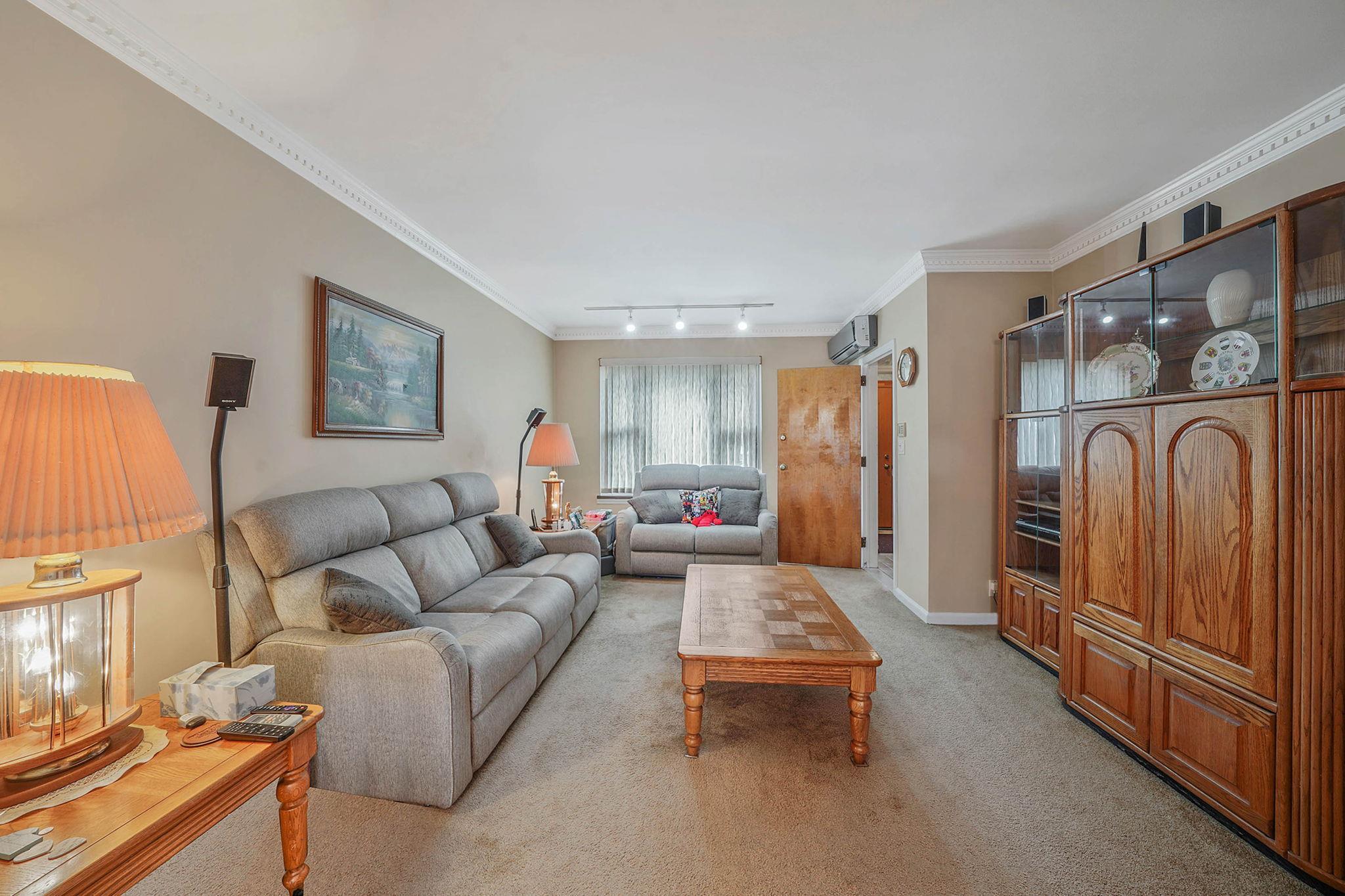Single Family 71st  Queens, NY 11378, MLS-868702-4