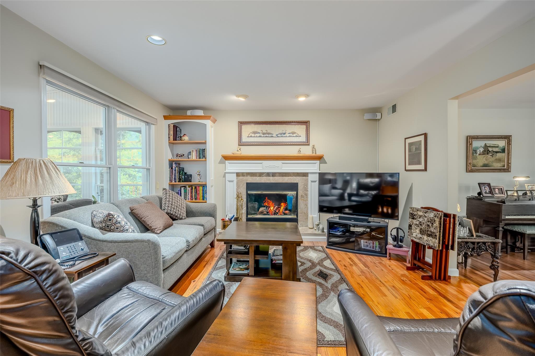 Single Family Nadworny  Suffolk County, NY 11790, MLS-868723-27