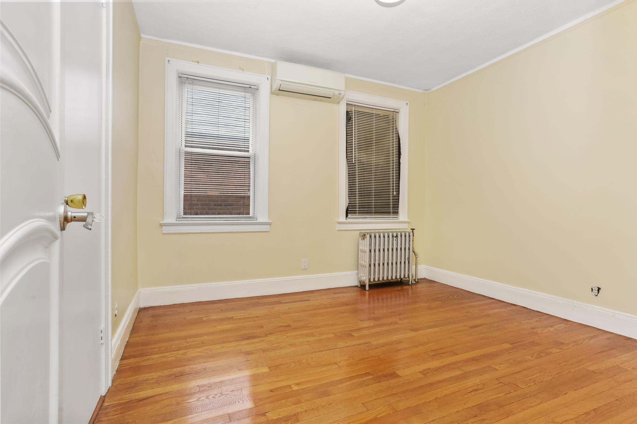 Single Family Tyndall  Bronx, NY 10471, MLS-868729-15