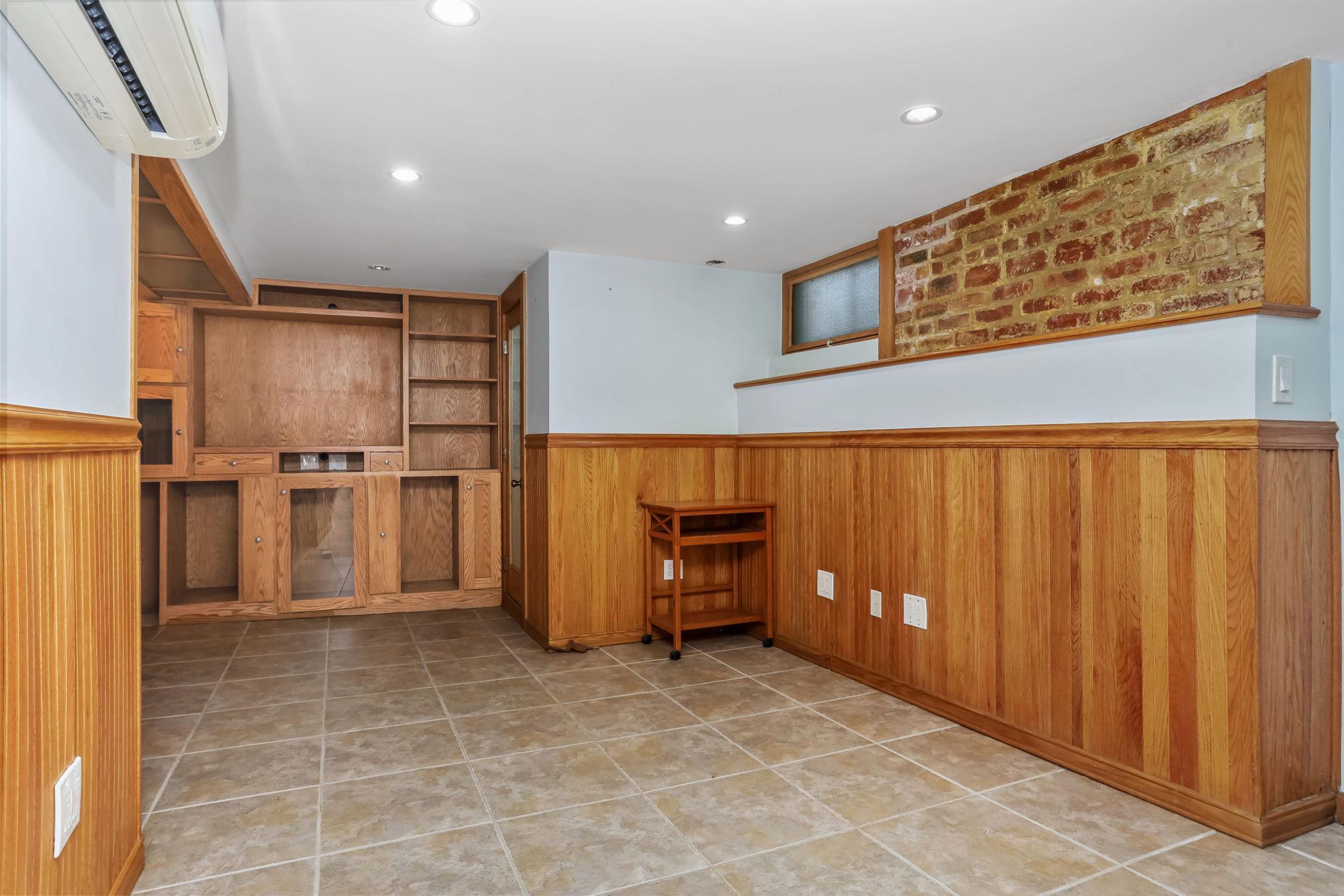 Single Family Tyndall  Bronx, NY 10471, MLS-868729-22
