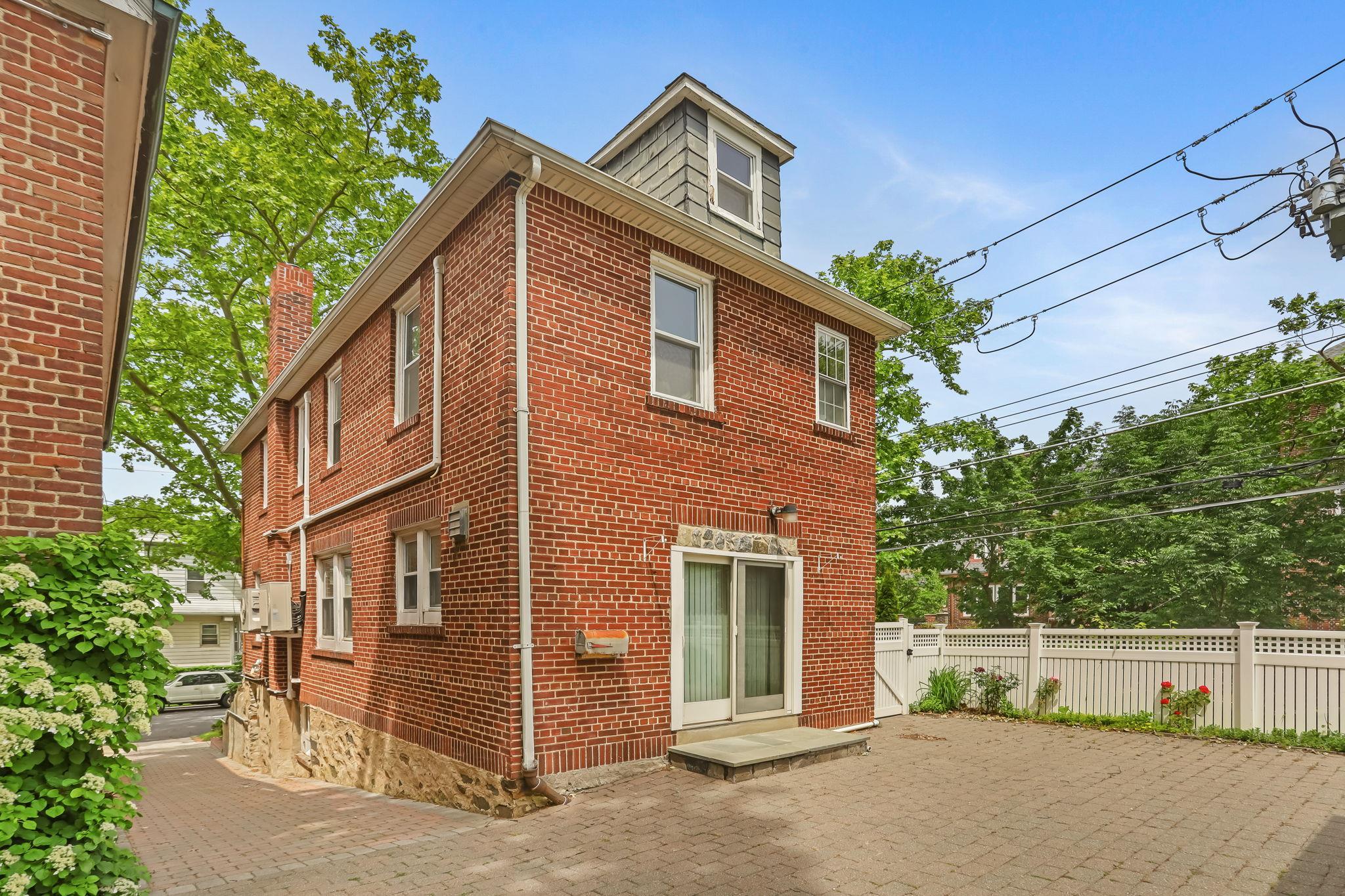 Single Family Tyndall  Bronx, NY 10471, MLS-868729-30