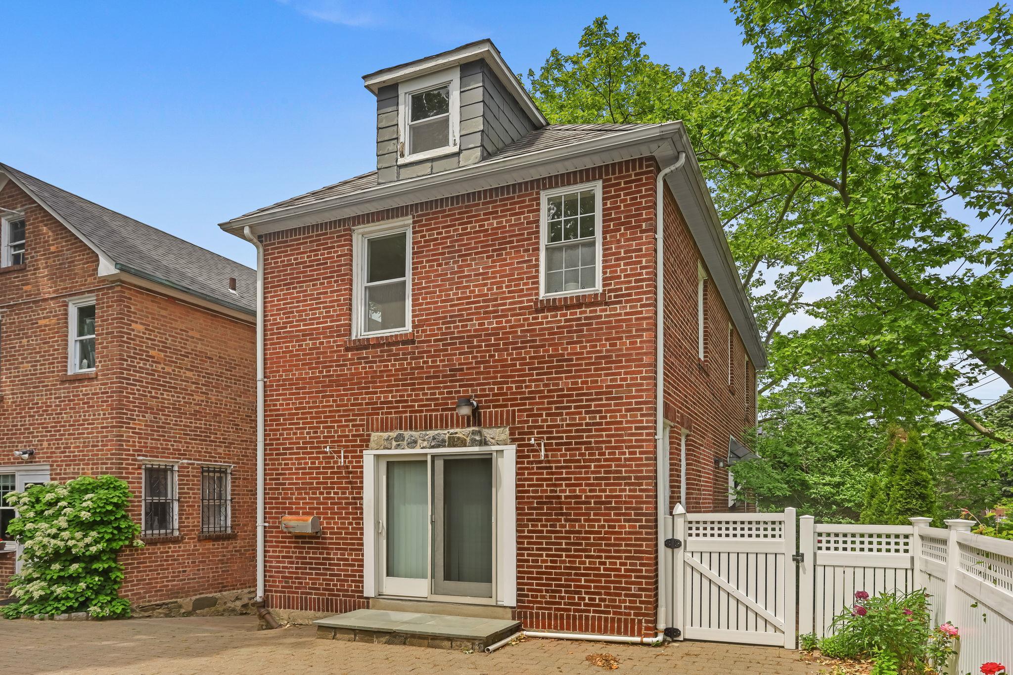 Single Family Tyndall  Bronx, NY 10471, MLS-868729-31