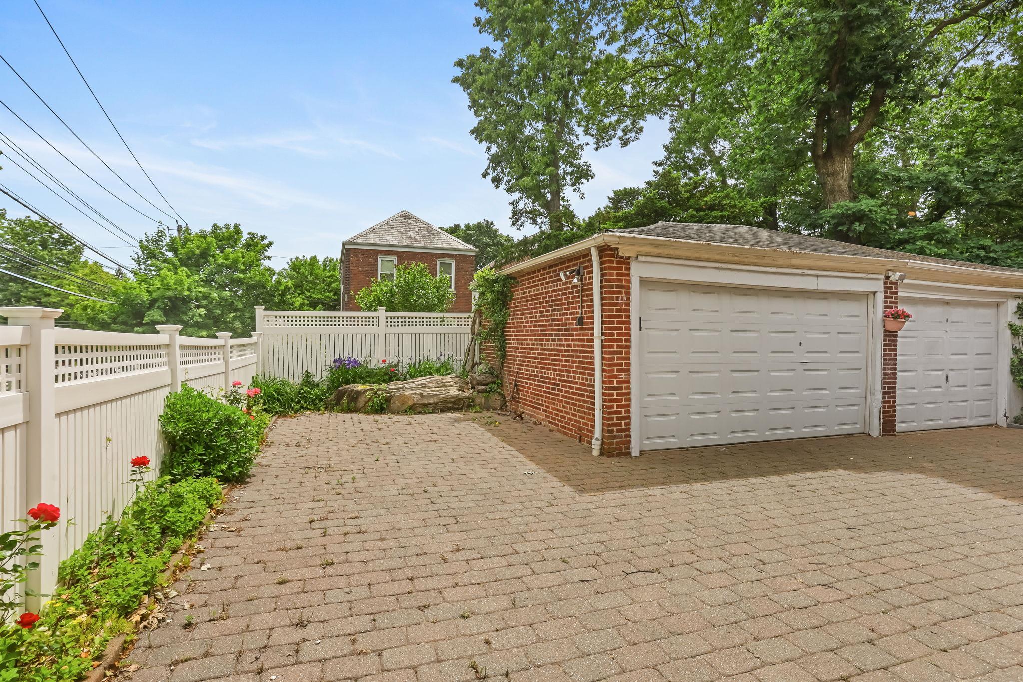 Single Family Tyndall  Bronx, NY 10471, MLS-868729-35