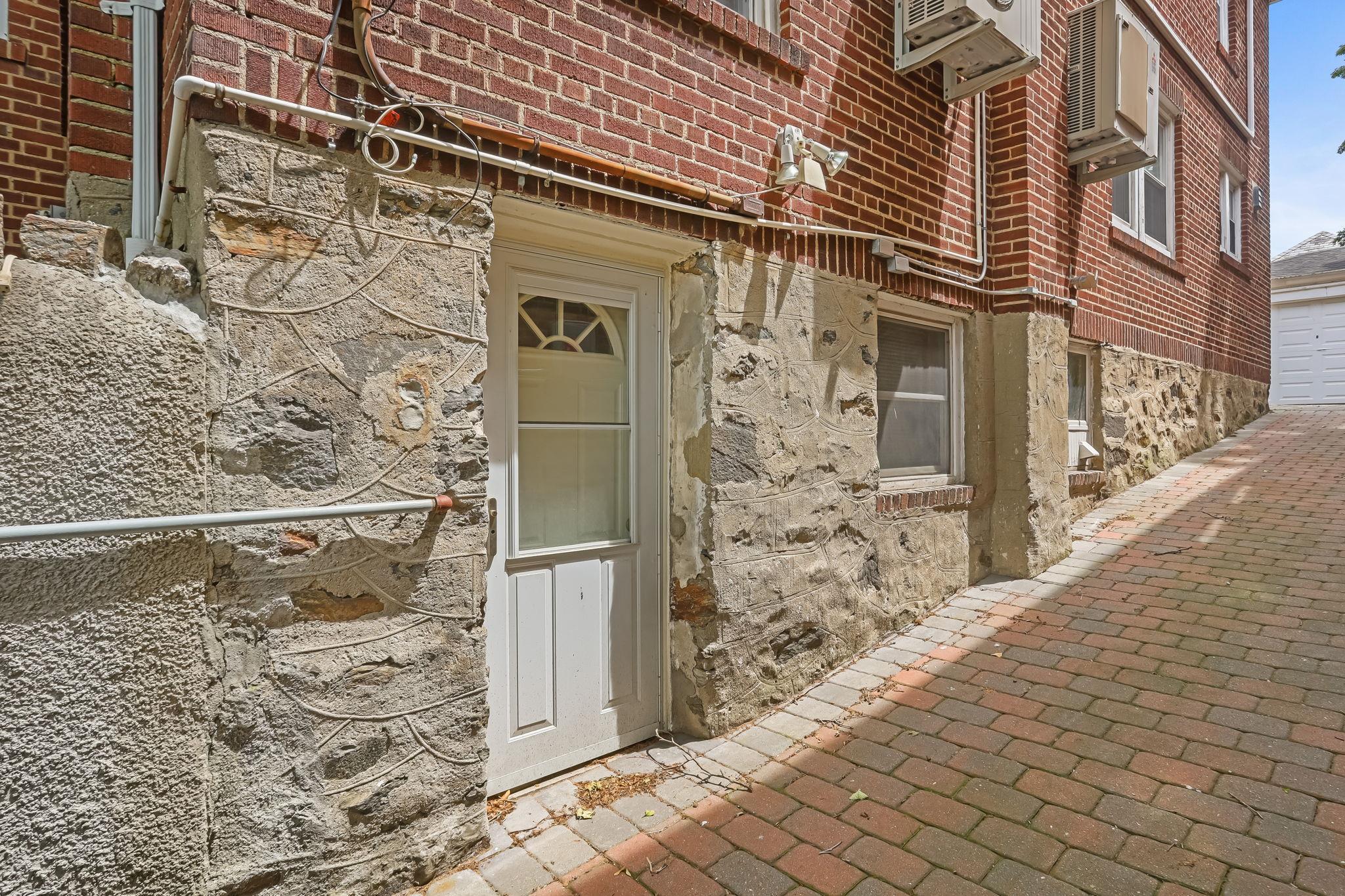 Single Family Tyndall  Bronx, NY 10471, MLS-868729-37