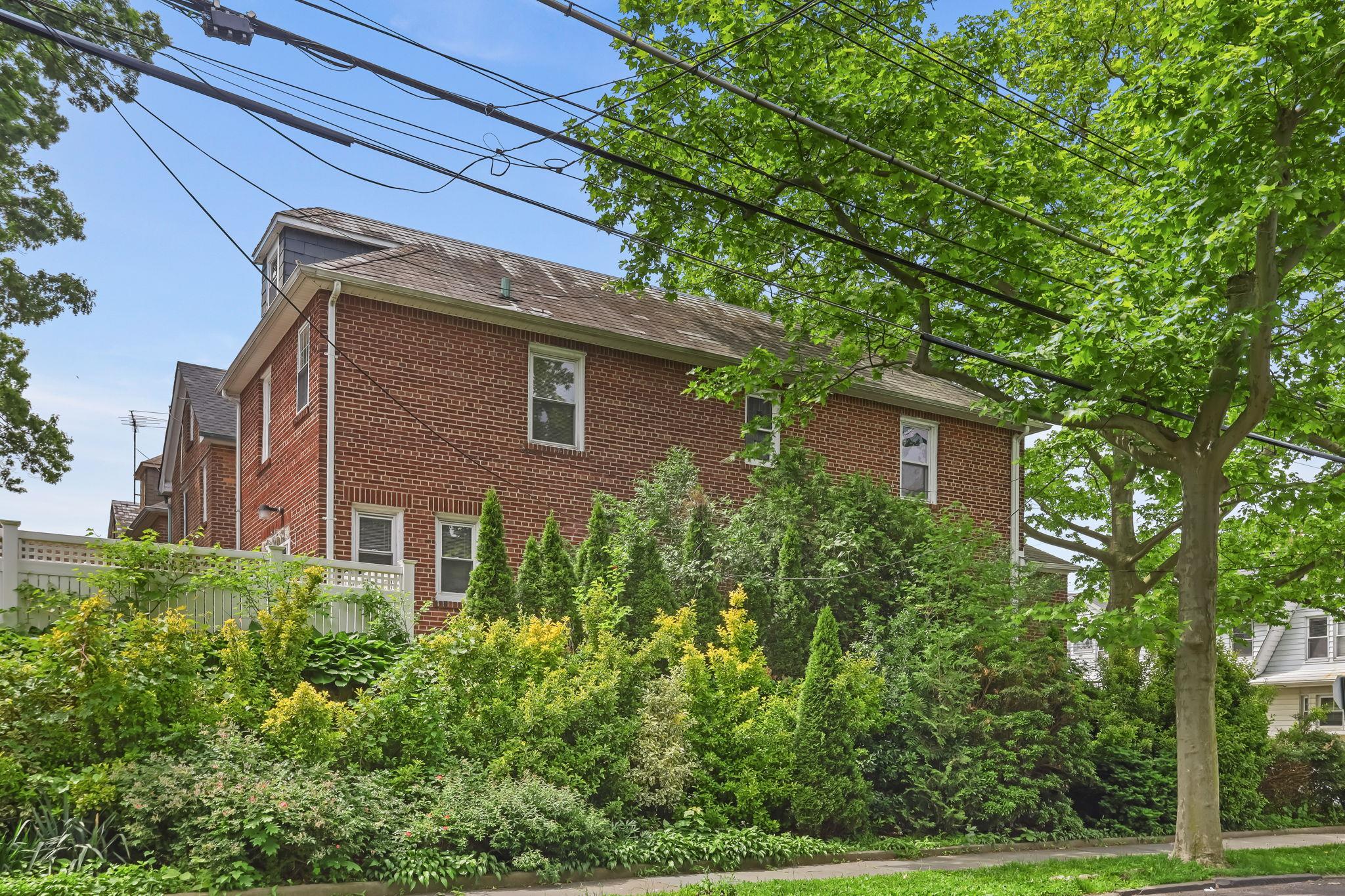 Single Family Tyndall  Bronx, NY 10471, MLS-868729-39