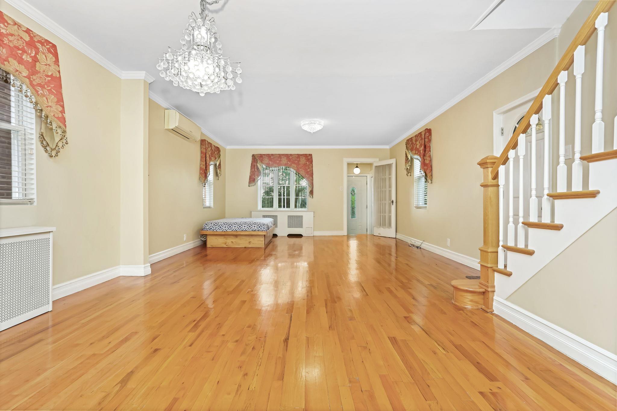 Single Family Tyndall  Bronx, NY 10471, MLS-868729-4