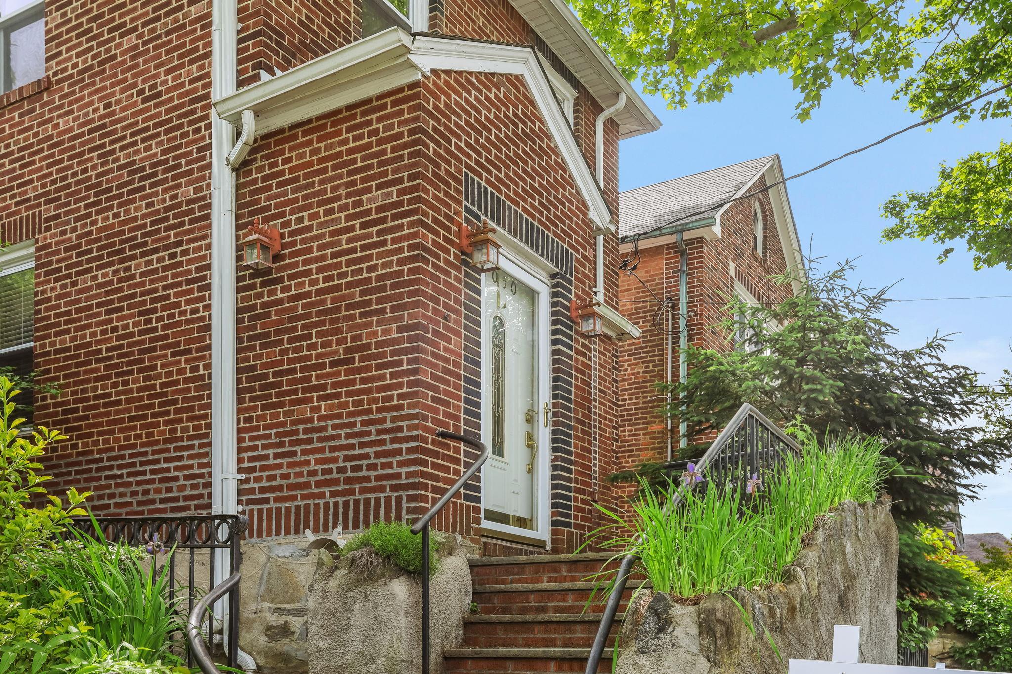 Single Family Tyndall  Bronx, NY 10471, MLS-868729-40