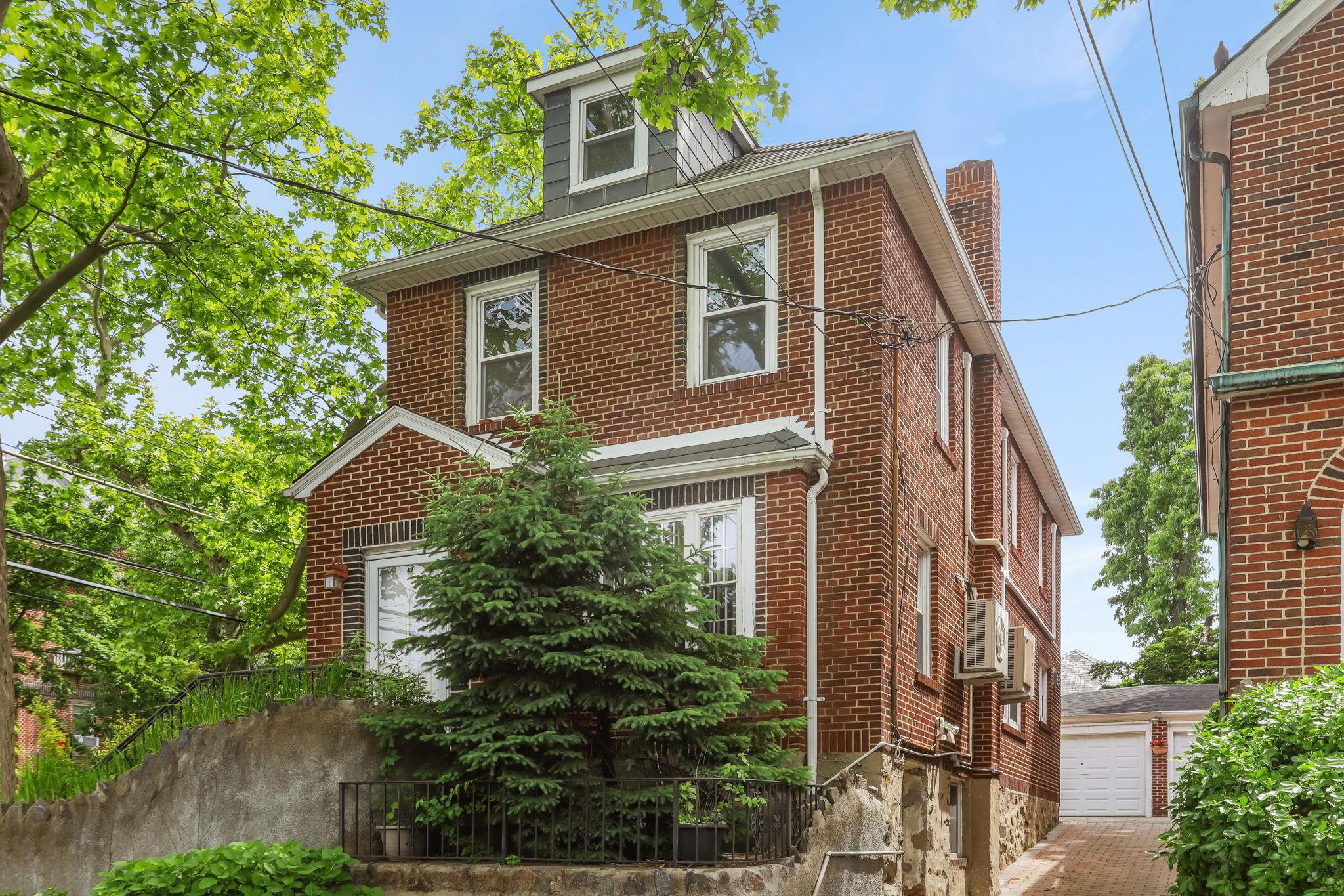 Single Family Tyndall  Bronx, NY 10471, MLS-868729-41