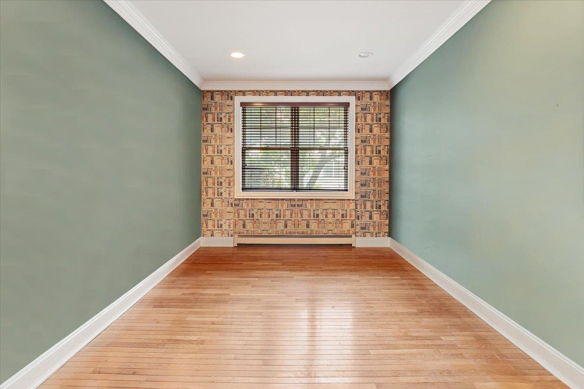 Condo Harbor View  Nassau County, NY 11050, MLS-868733-12