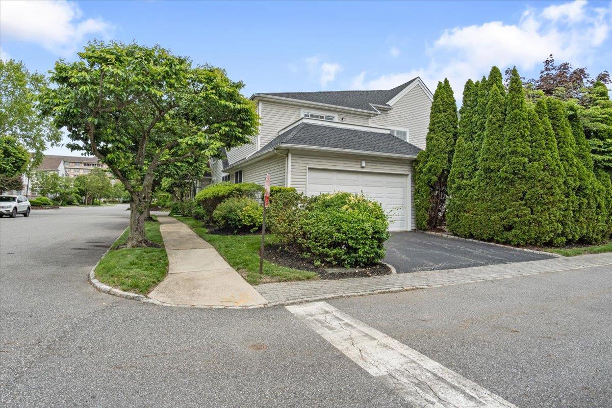 Condo Harbor View  Nassau County, NY 11050, MLS-868733-26