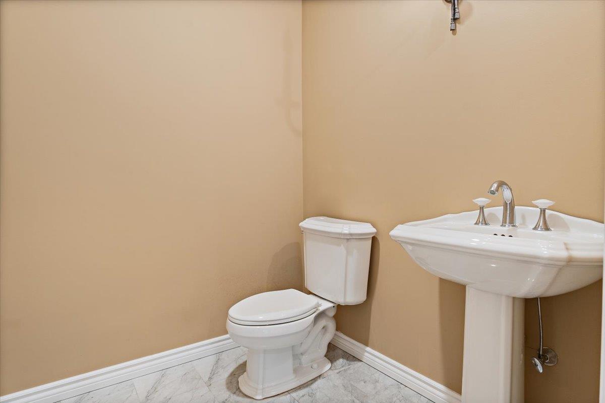 Condo Harbor View  Nassau County, NY 11050, MLS-868733-5