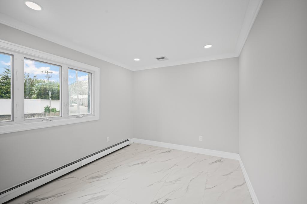 Single Family Saratoga  Nassau County, NY 11561, MLS-868738-33