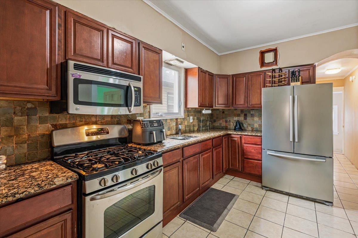 Single Family Beach 47th  Queens, NY 11691, MLS-868749-8