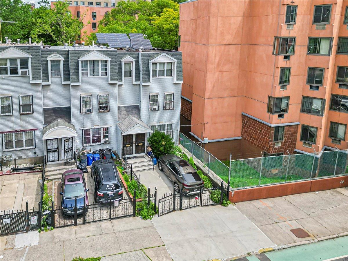 Single Family 179th  Bronx, NY 10460, MLS-868753-2