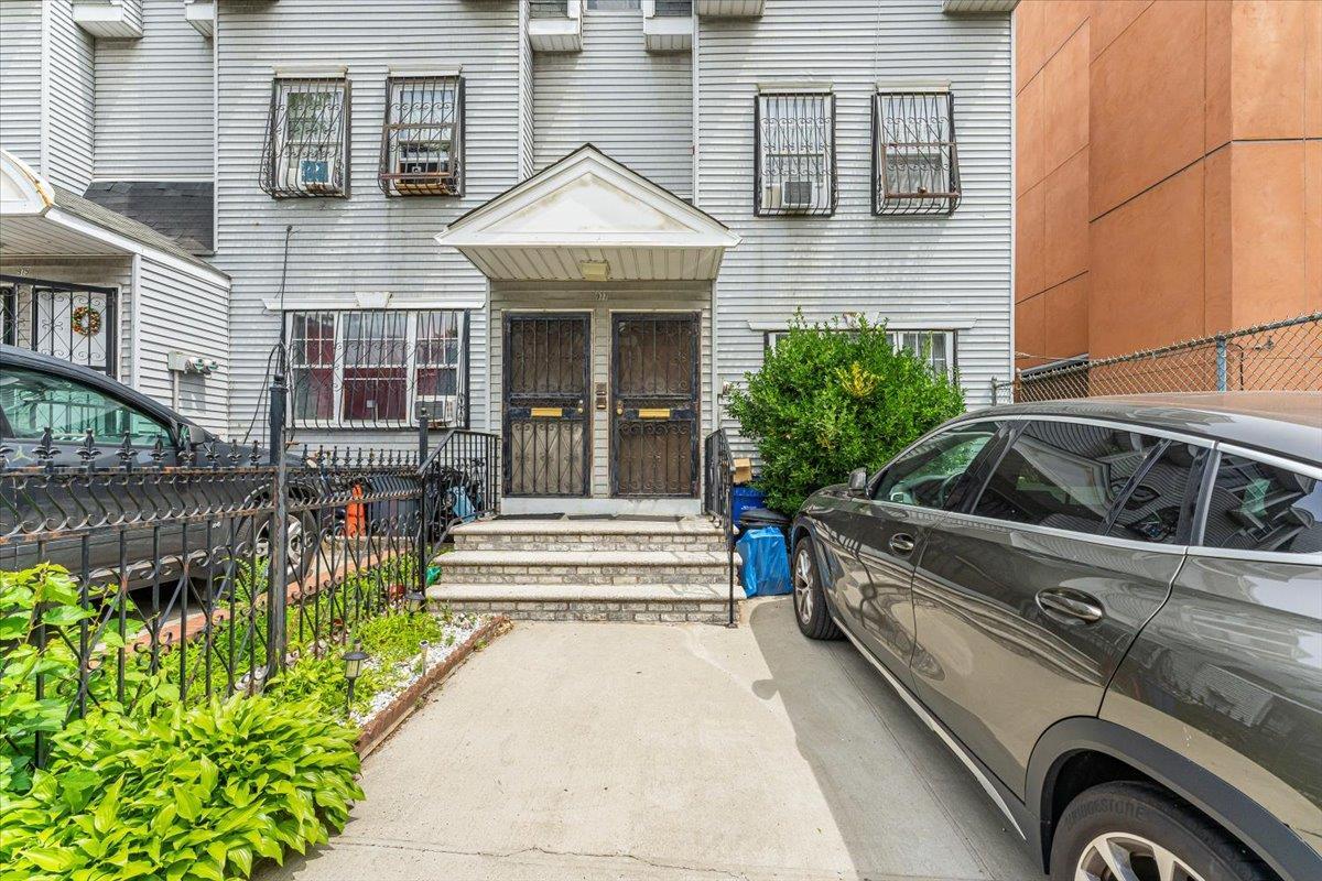 Single Family 179th  Bronx, NY 10460, MLS-868753-22