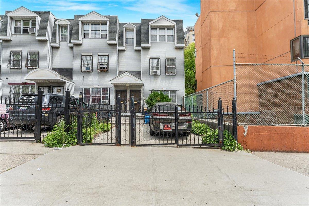 Single Family 179th  Bronx, NY 10460, MLS-868753-23