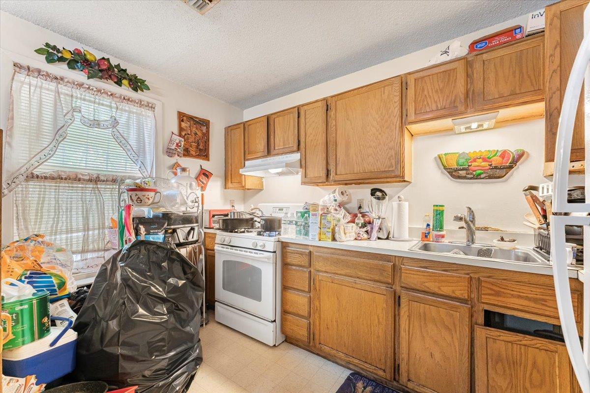 Single Family 179th  Bronx, NY 10460, MLS-868753-9
