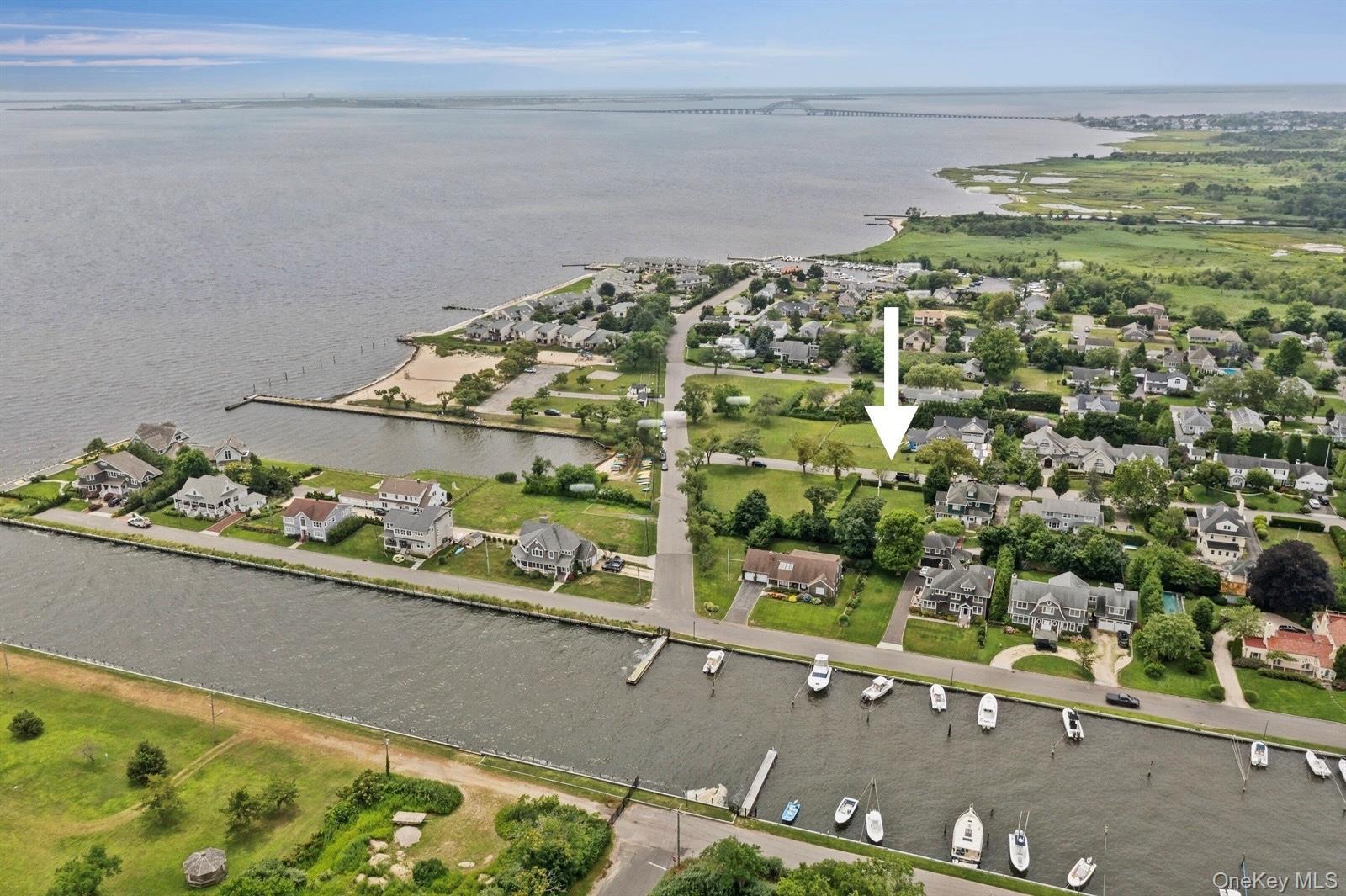 Single Family Bayway  Suffolk County, NY 11718, MLS-868765-7