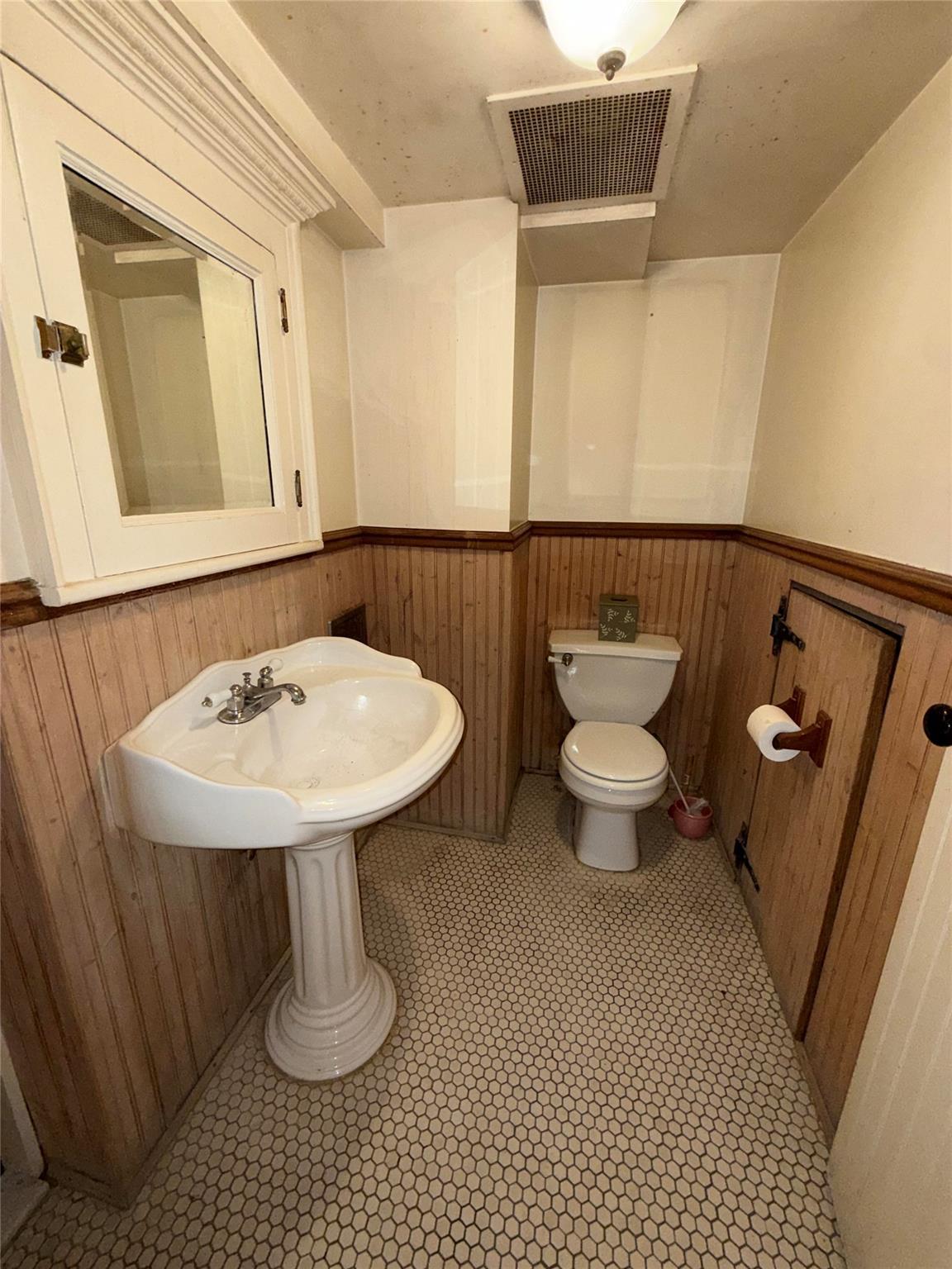Single Family Ridge  Queens, NY 11363, MLS-868784-34