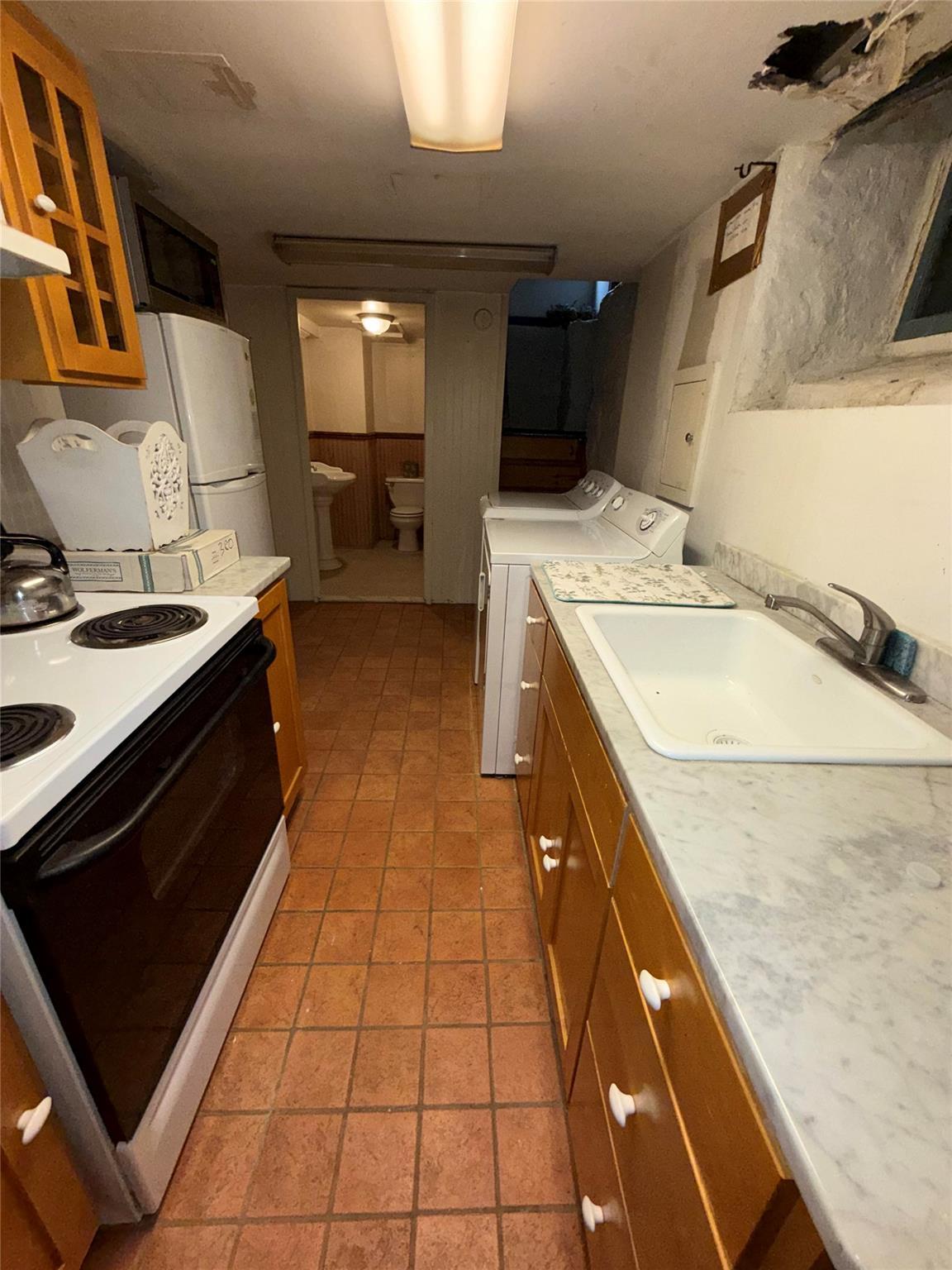 Single Family Ridge  Queens, NY 11363, MLS-868784-35