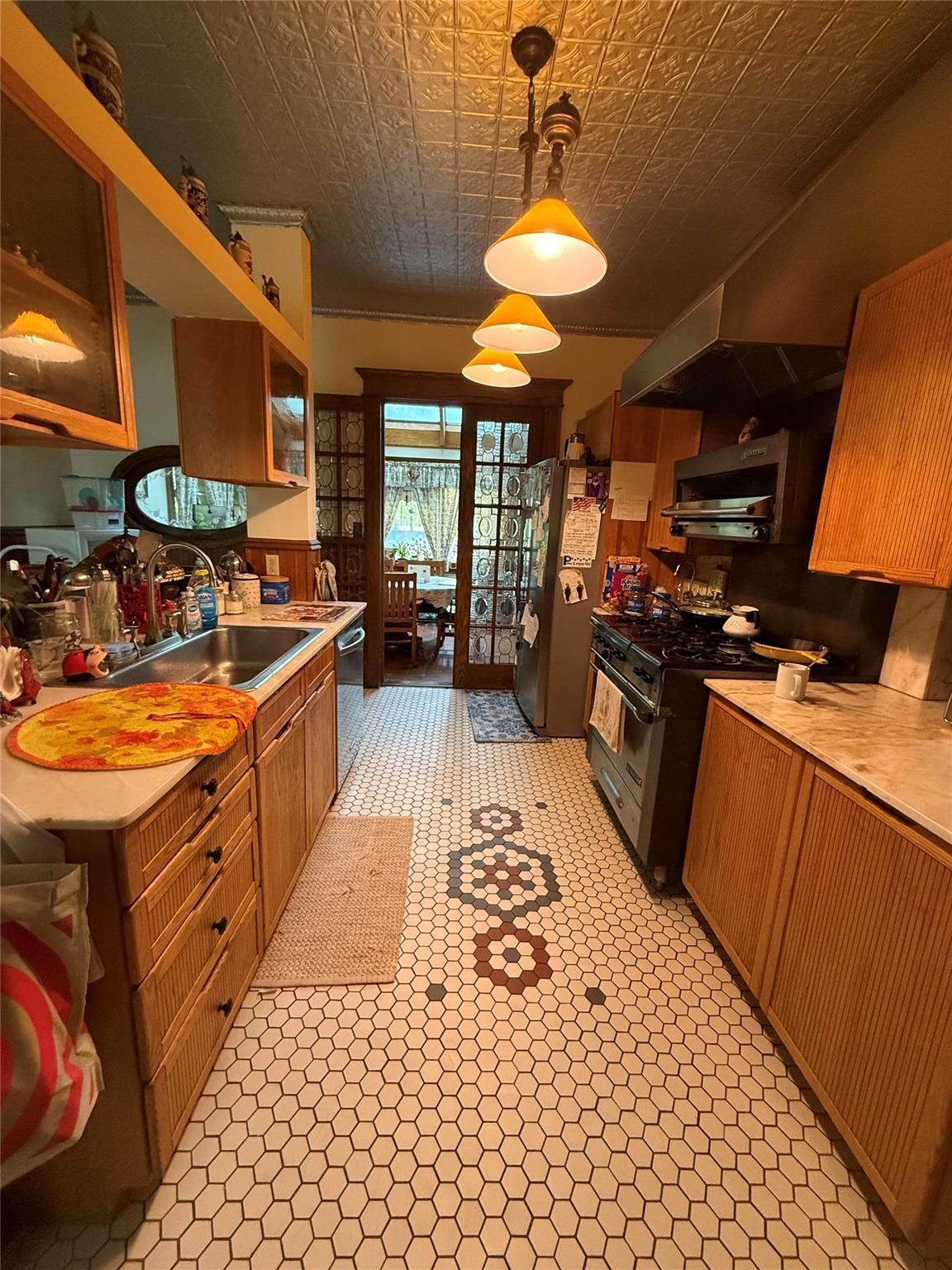 Single Family Ridge  Queens, NY 11363, MLS-868784-36