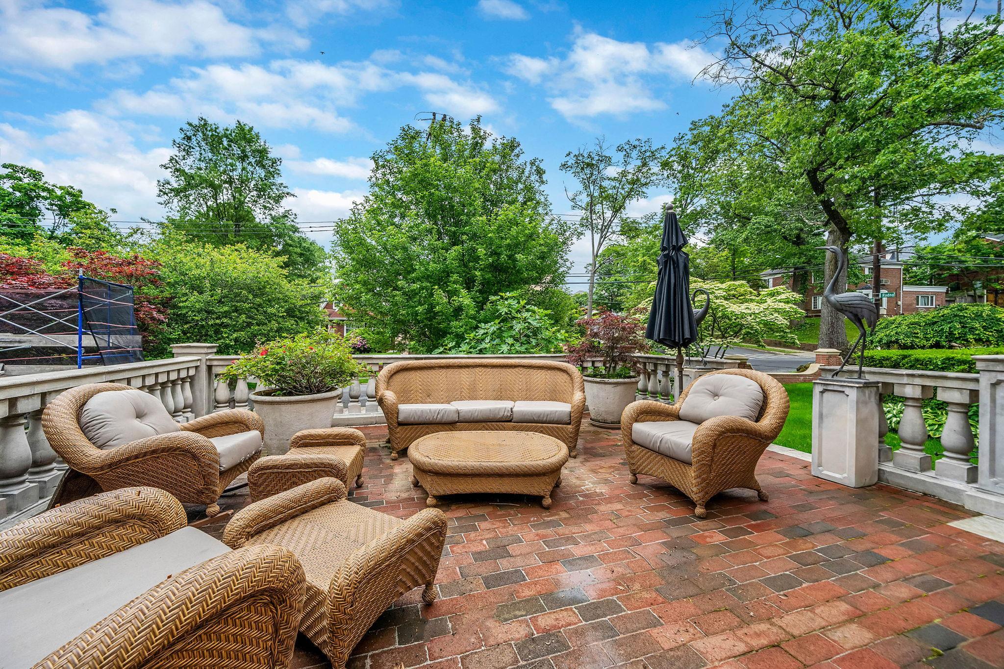 Single Family Radnor  Queens, NY 11432, MLS-868797-29