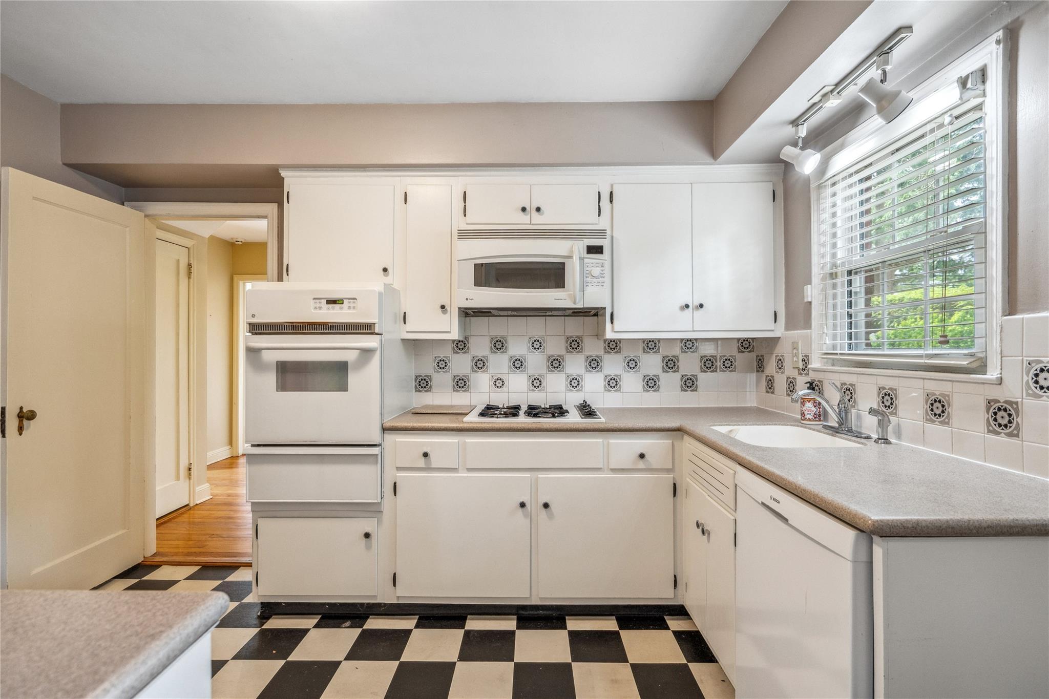 Single Family Salem  Nassau County, NY 11545, MLS-868806-14