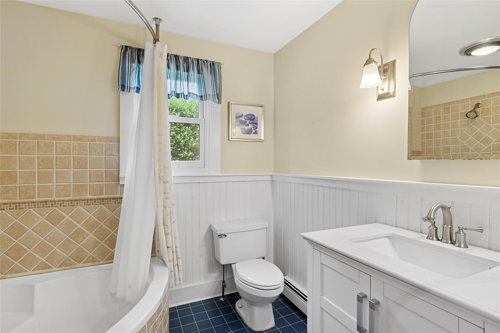 Single Family Maidstone  Suffolk County, NY 11937, MLS-868815-10