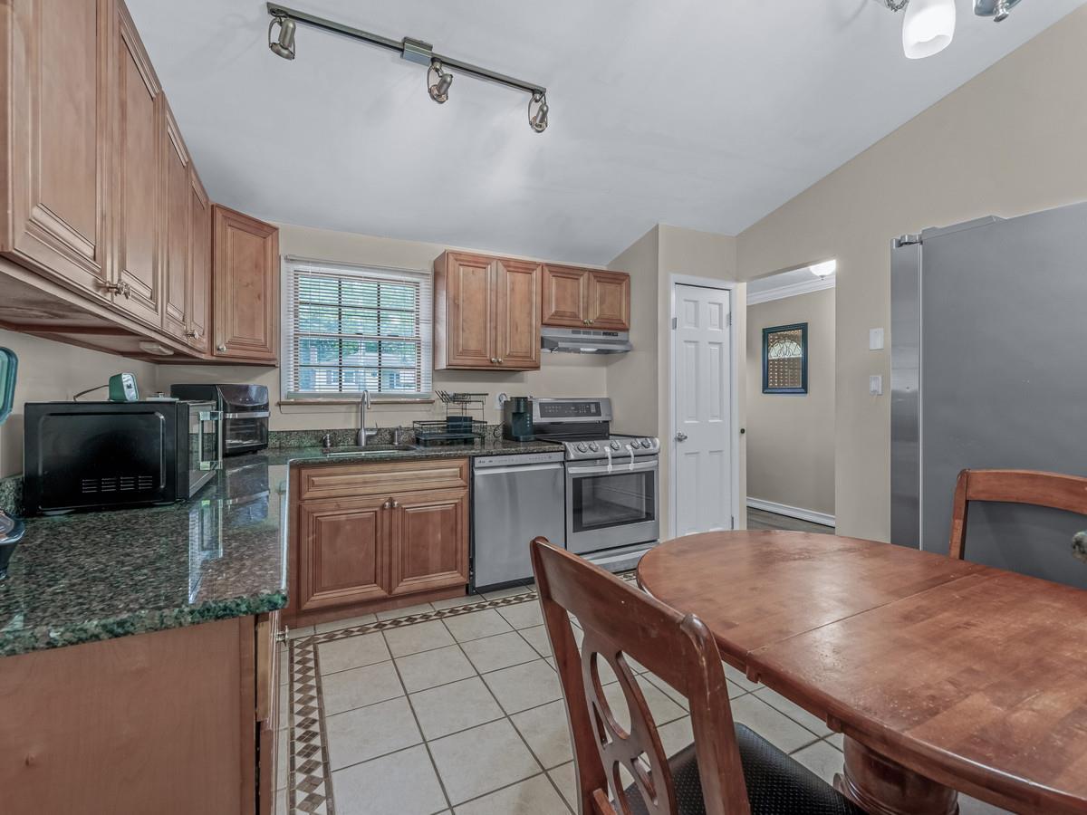 Single Family Pinetop  Suffolk County, NY 11967, MLS-868822-4