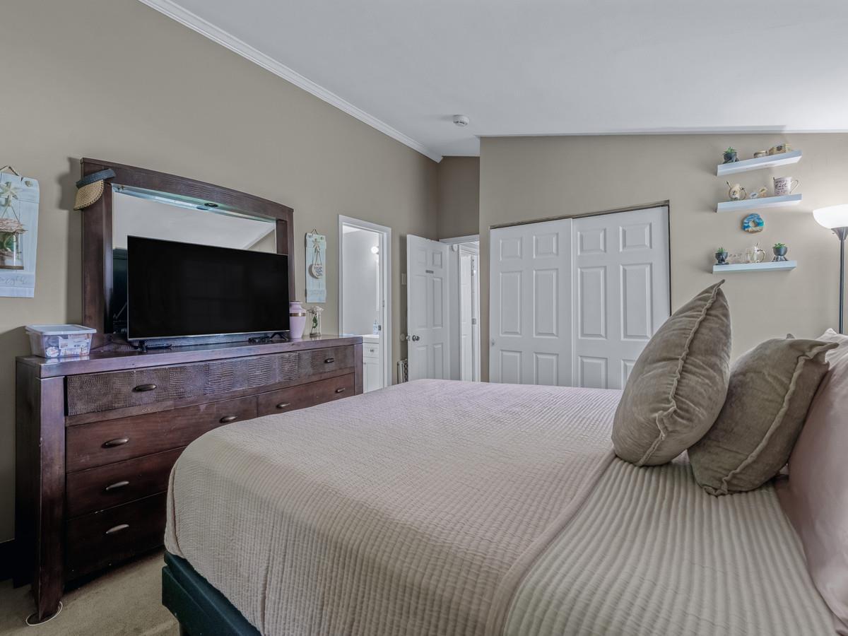 Single Family Pinetop  Suffolk County, NY 11967, MLS-868822-8