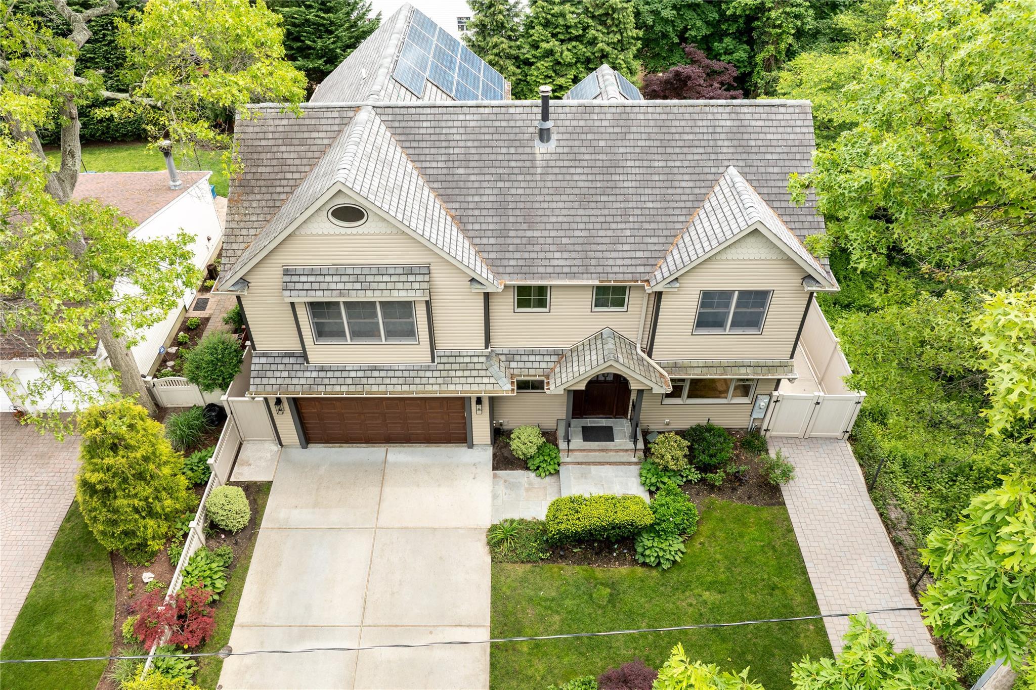 Single Family Commonwealth  Nassau County, NY 11758, MLS-868838-2