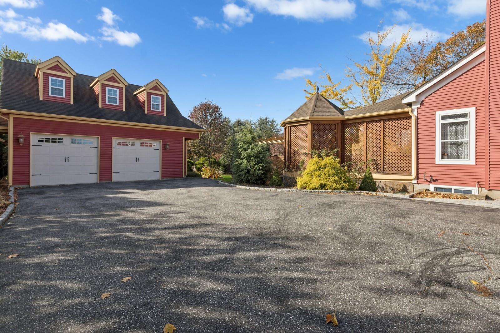 Single Family Grant Dr.  Suffolk County, NY 11931, MLS-868847-30