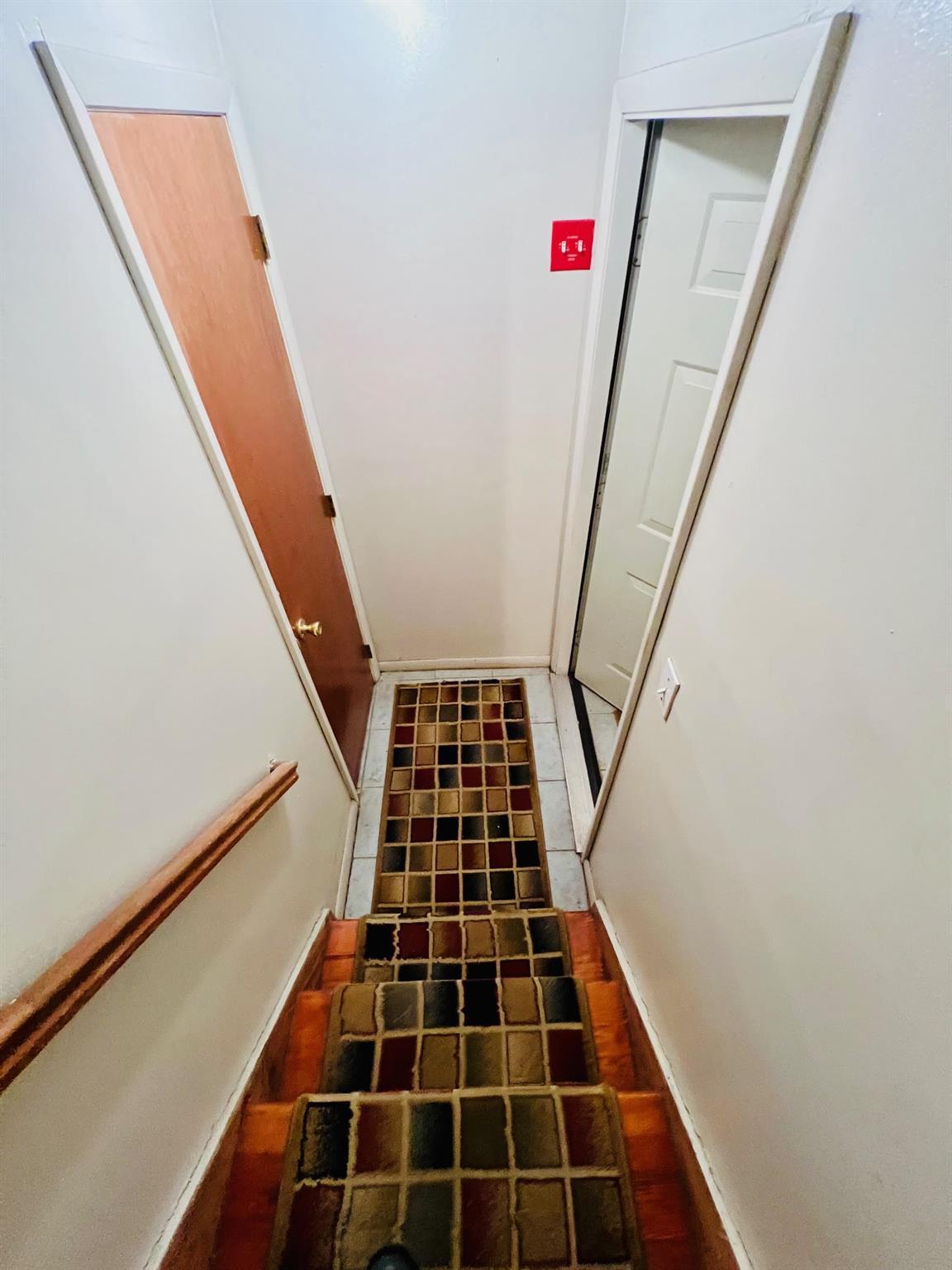 Single Family De Reimer  Bronx, NY 10466, MLS-868851-10