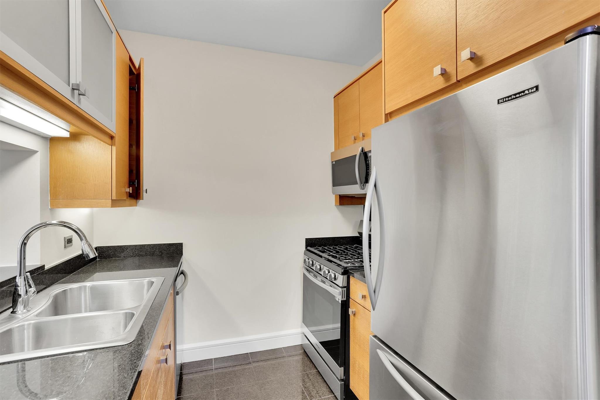 Condo Riverside  Manhattan, NY 10069, MLS-868868-8