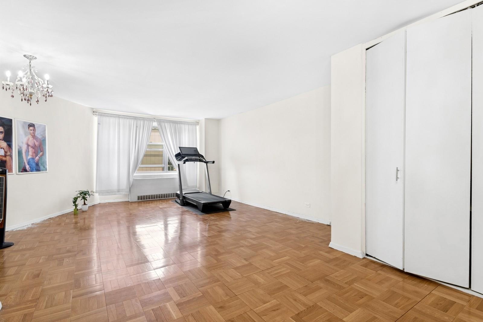 Coop Queens  Queens, NY 11415, MLS-868918-4