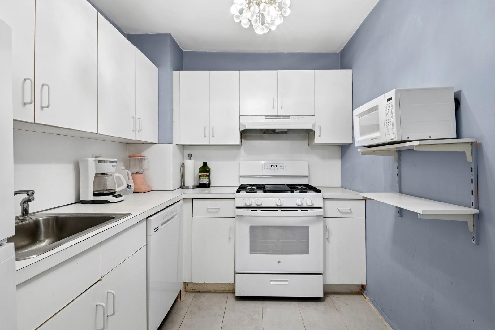 Coop Queens  Queens, NY 11415, MLS-868918-7