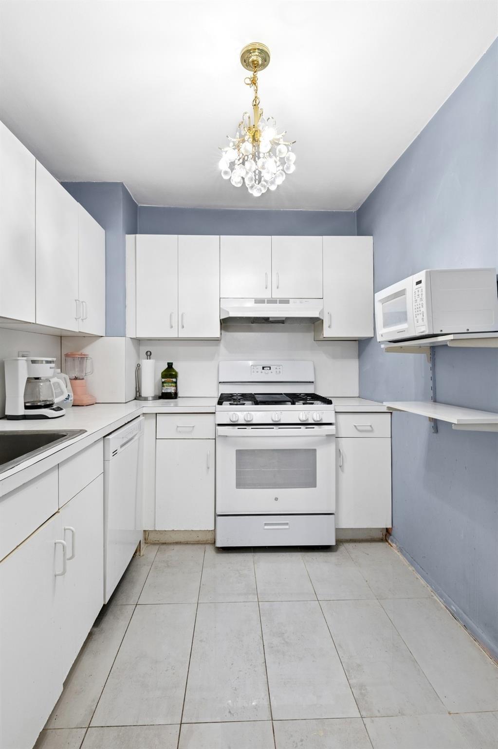 Coop Queens  Queens, NY 11415, MLS-868918-8