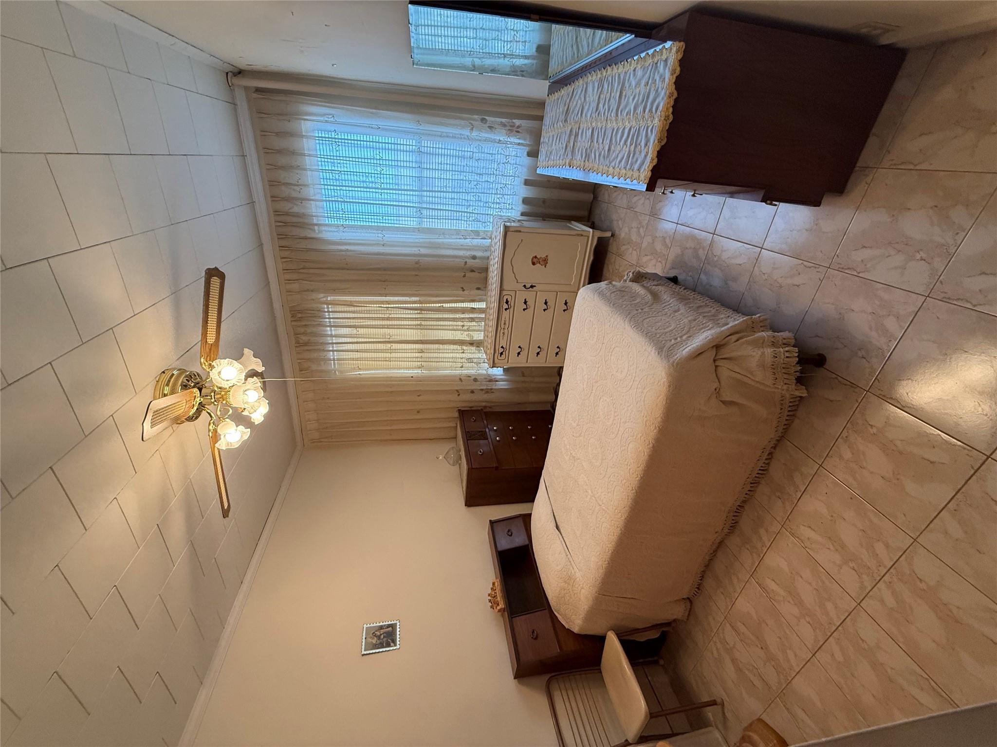 Single Family 67th  Queens, NY 11379, MLS-868928-3