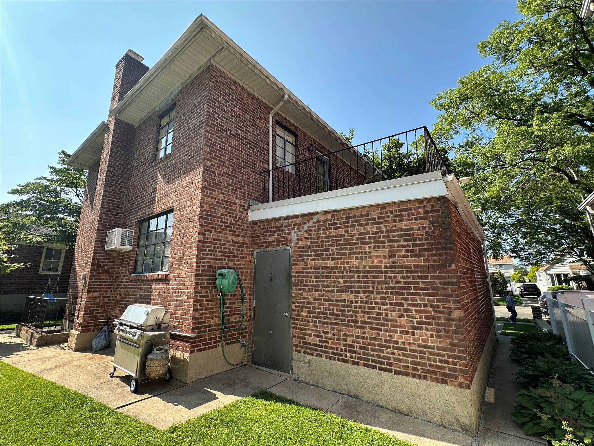 Single Family 26th  Queens, NY 11354, MLS-868955-8